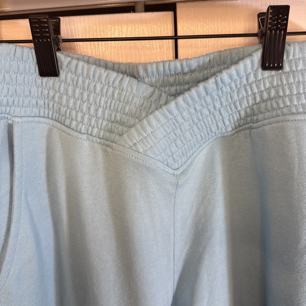 Mono B Women's Medium Light Blue ‎ Swoop Waist High Waisted with Pockets NWT - Picture 2 of 8